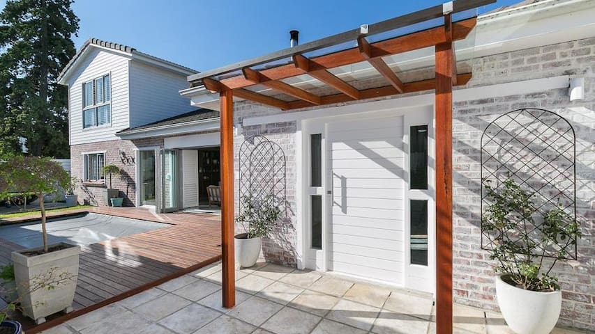 Light & Bright charming home