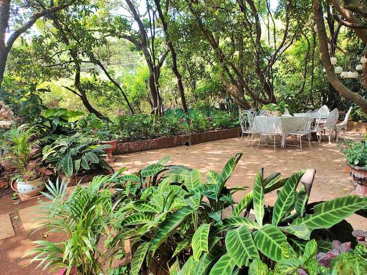Monte Bella – Vintage Style Parsi Villa