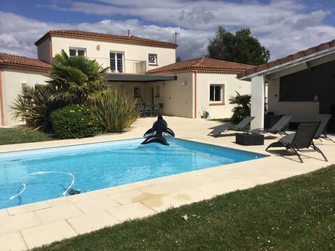 Air-conditioned villa 290 m2, 15 min from Toulouse