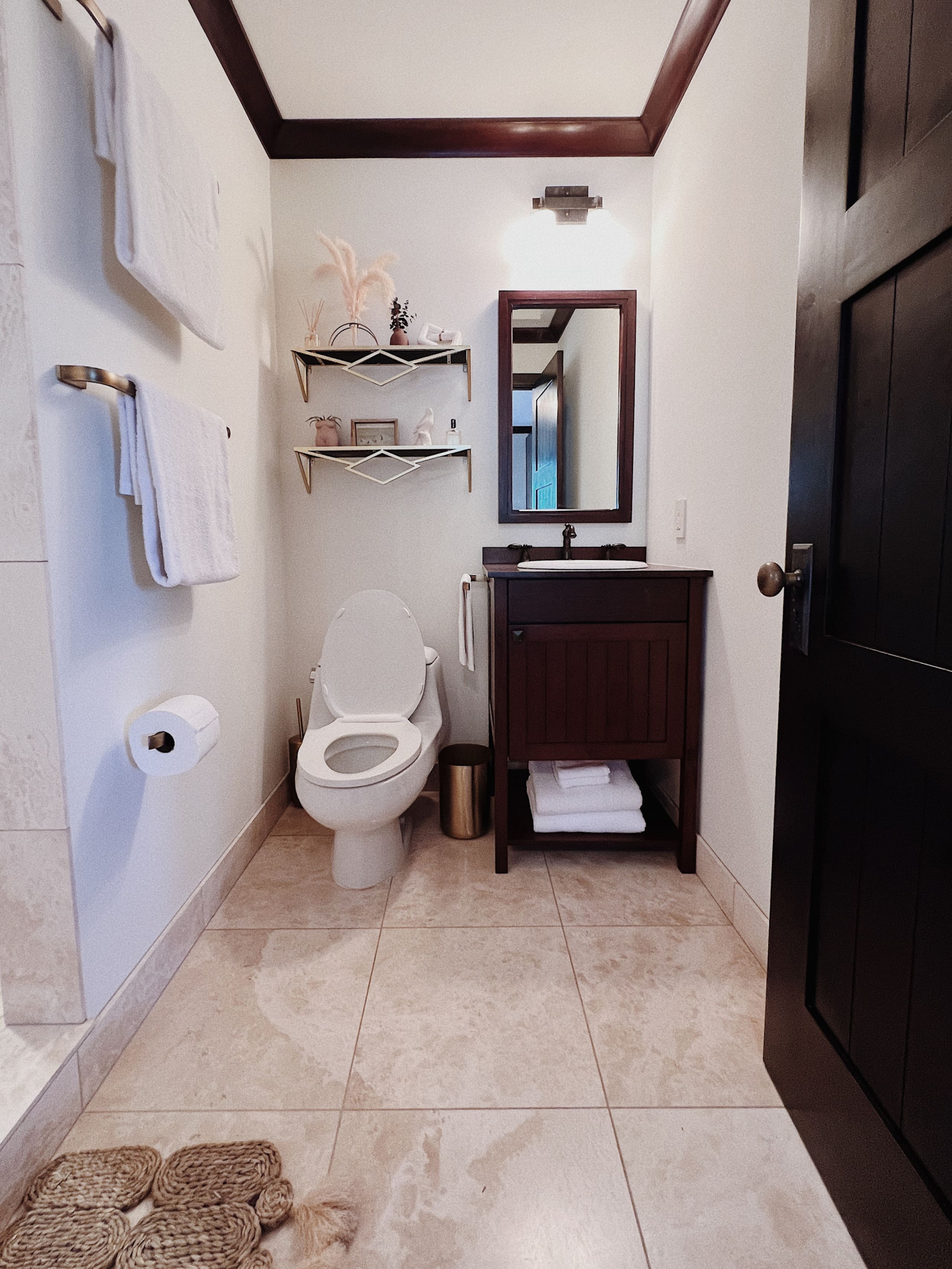 Anuhea House Hema - Beautiful custom-built studio - Image 20