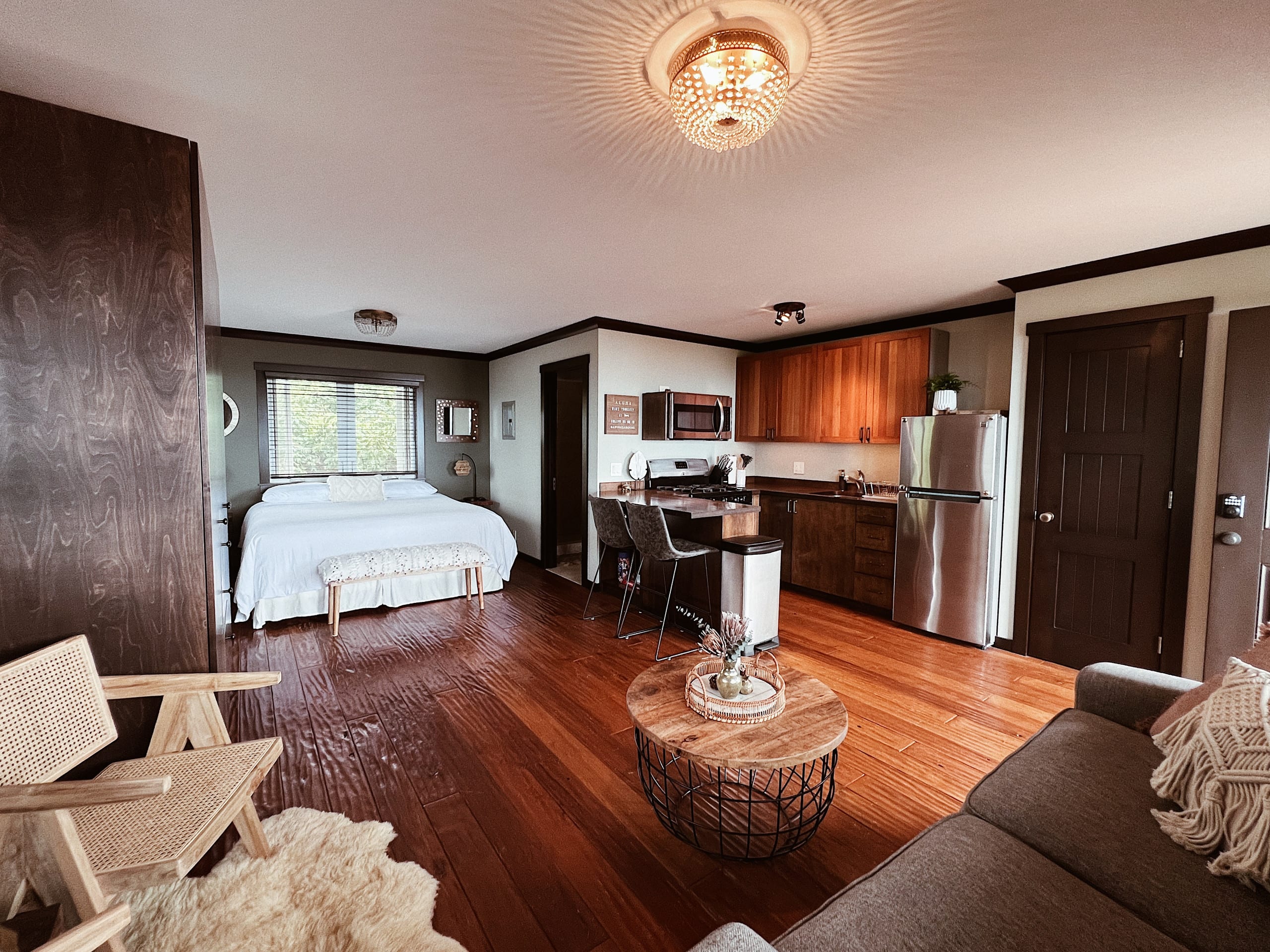 Anuhea House Hema - Beautiful custom-built studio - Image 10