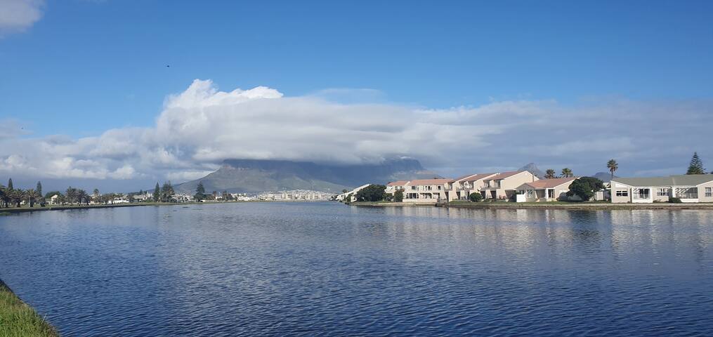 Woodbridge Lodge – 16 bedroom guesthouse gallery image 4