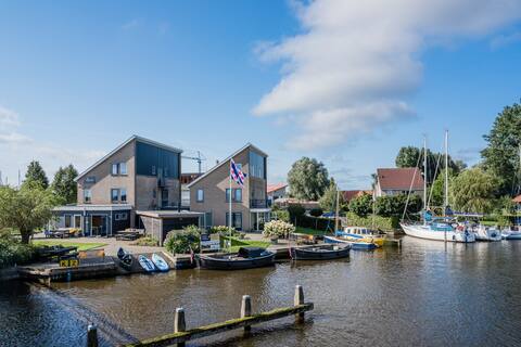 Aan Het Water Wonderful Family house in Heeg!