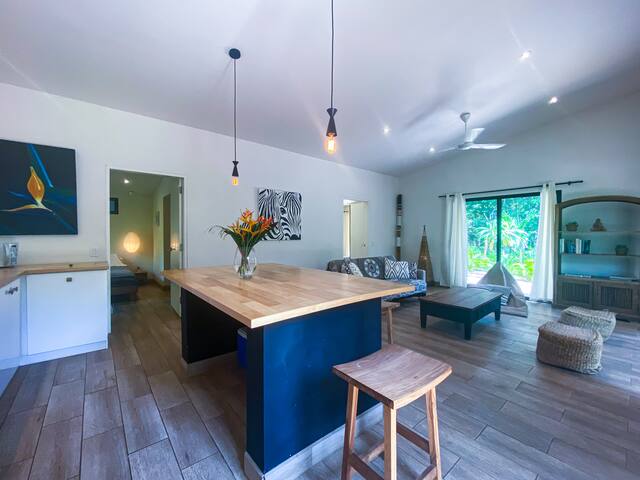 Modern beach villa with pool/forest.
walk to beach