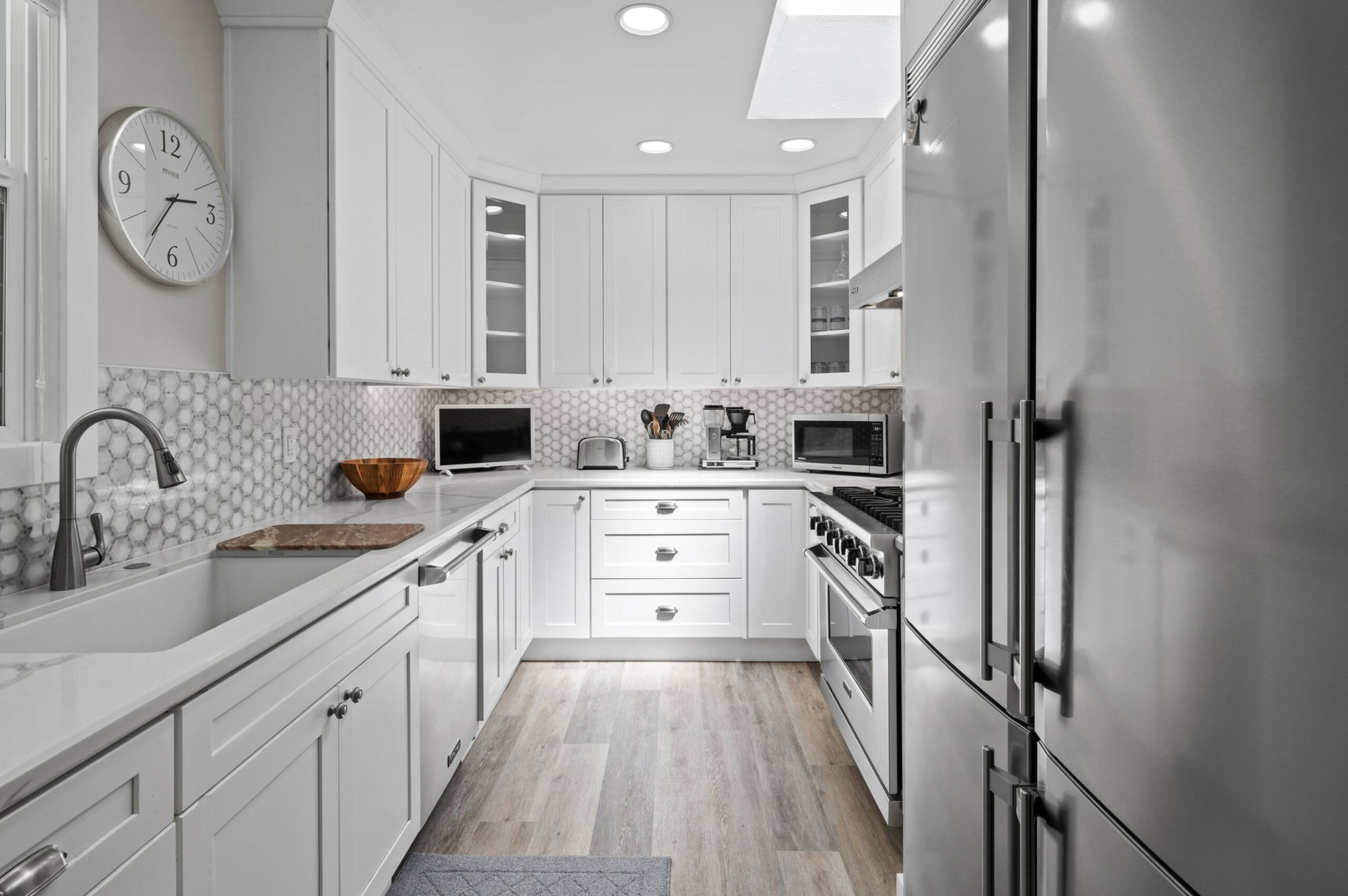 Home in San Francisco · ★4.93 · 3 bedrooms · 3 beds · 2 baths - Image 8