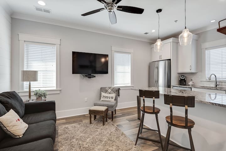 Гранитни површини на нашиот прекрасен бар за појадок.