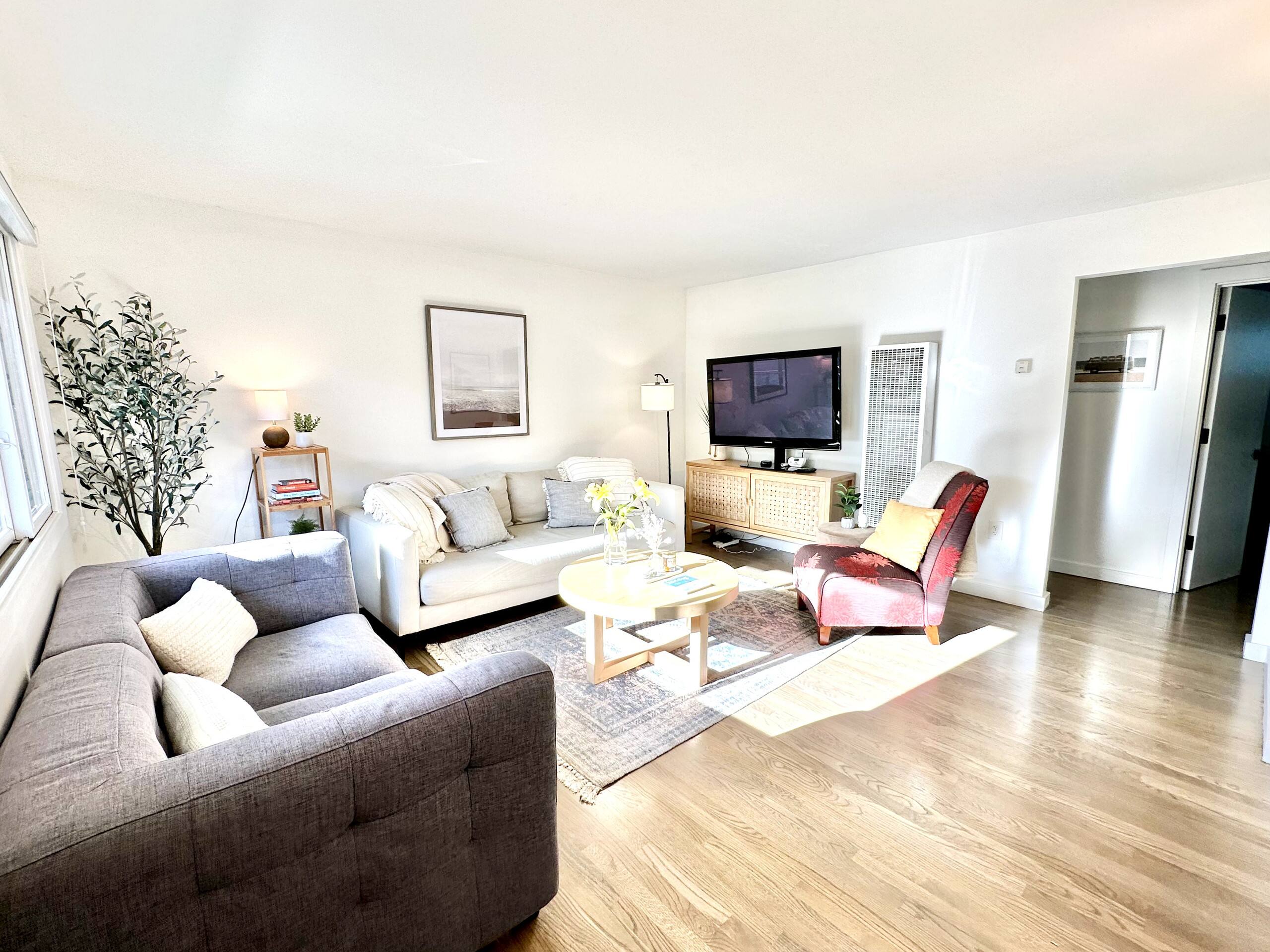Condo in San Francisco · ★4.8 · 2 bedrooms · 2 beds · 1 bath - Image 13