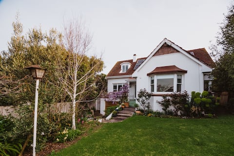 La Casa de Rosa🌹~ HUGE Central Family Home 🏡 🌊 ✨