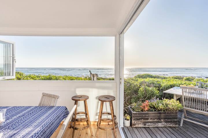 Lorelei On The Beach gallery image 4