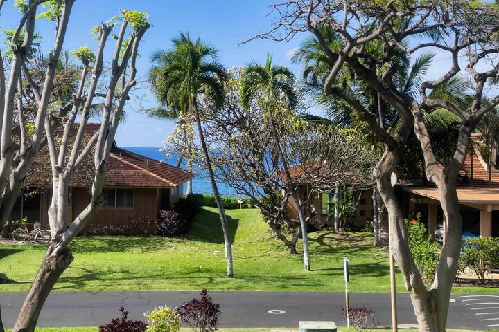 Paradise in Puamana just steps to ocean 4King beds gallery image 5