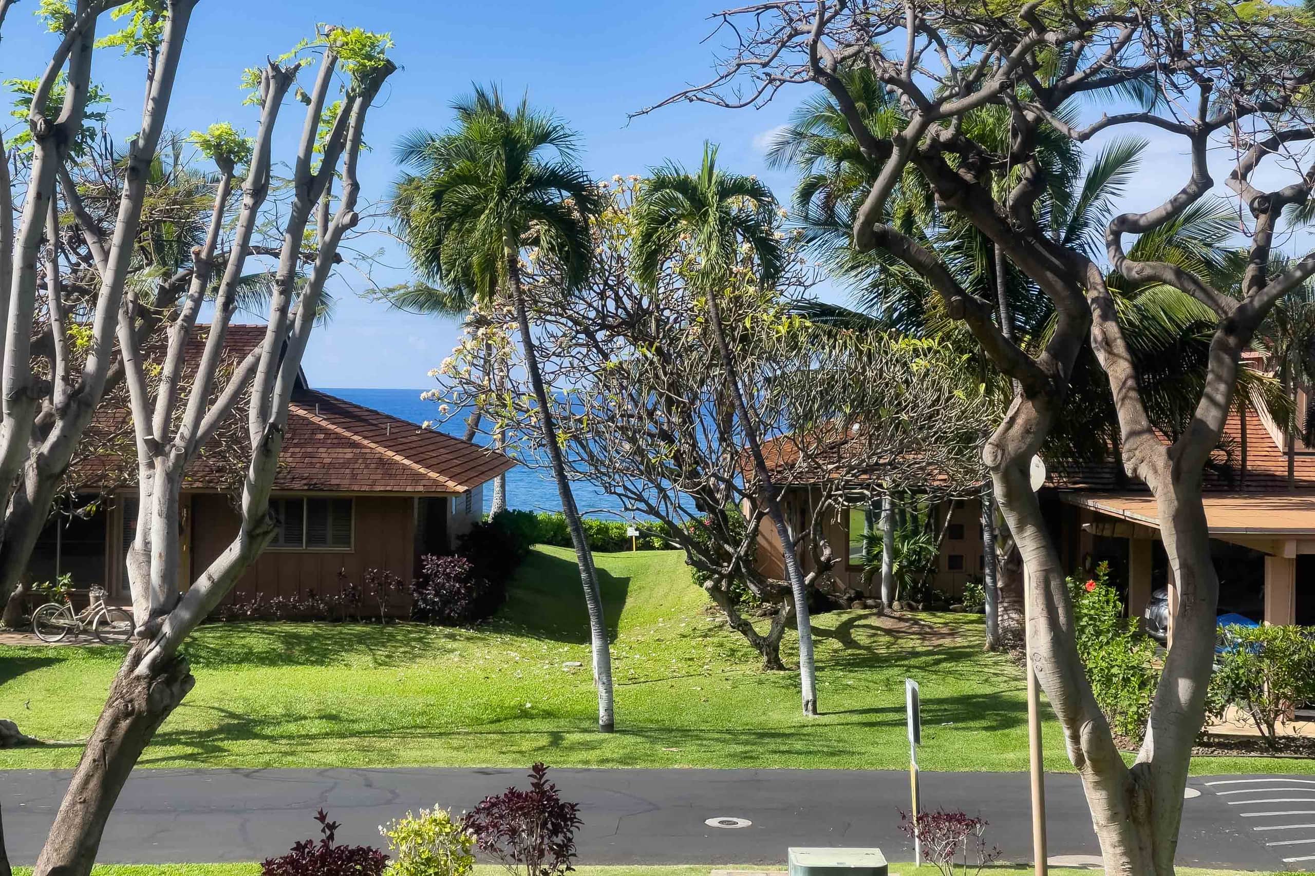 Townhouse in Lahaina · ★4.69 · 3 bedrooms · 4 beds · 3 baths - Image 4