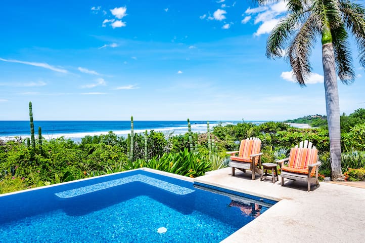 Entire home with 3 bedrooms in Tamarindo - Casa VistaAzul Beachfront Home w Pool-Playa Negra
