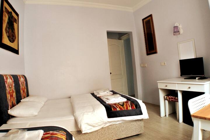 H-Group Trip? Privacy? 3 Flats 5 Baths Sleeps 15 gallery image 5