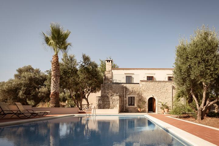 The Quintessential Cretan Villa – Natural Serenity
