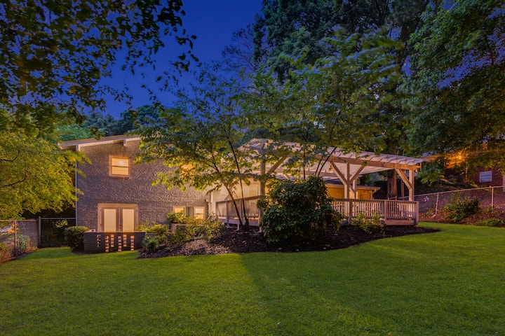 Impresionante, Nuevo 6 Bdr 4ba Decatur Home W / Bonus Room - Stone Mountain