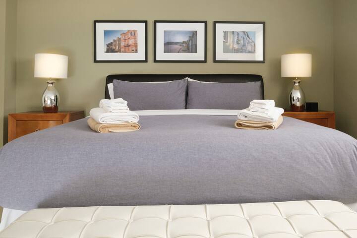 HomeAtSun: Ocean View just Over the Beach gallery image 5