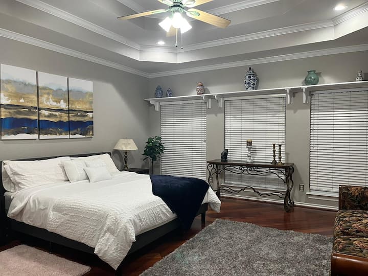 hlavná spálňa s výhľadom na jazero 