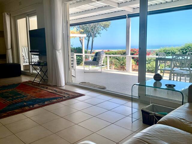 Villa in Noordhoek with amazing view gallery image 2