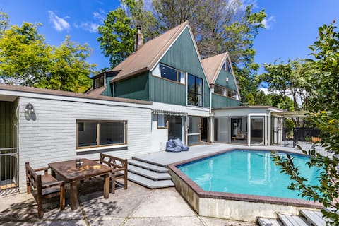 The Whio Retreat - Riverside Stay in Turangi