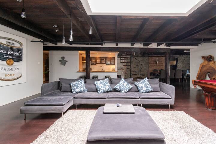 Mystical 2 Floor Penthouse Loft In Old Montreal gallery image 5