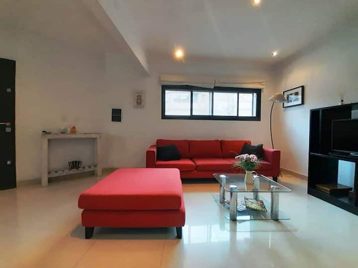 Casa con jacuzzi y parrilla en Parque Chas