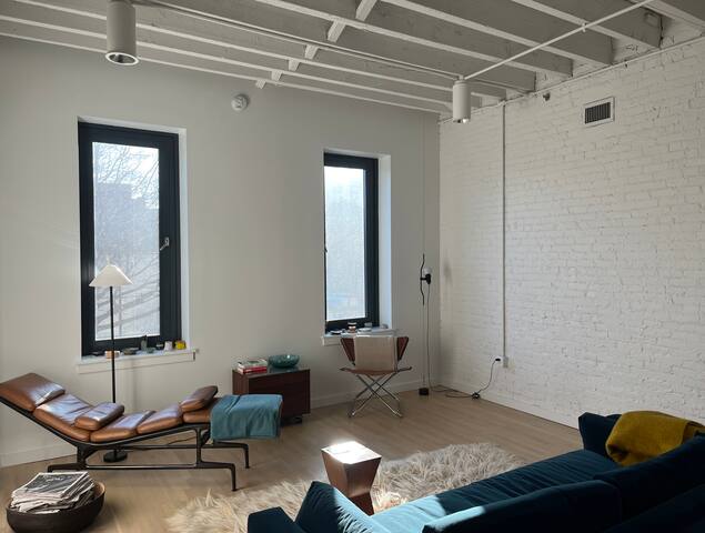 True loft in prime Williamsburg, Brooklyn gallery image 2