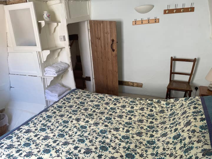 ห้องนอนเตียงใหญ่ห้องที่สอง