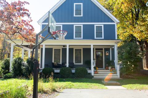 Spacious and Private City home!