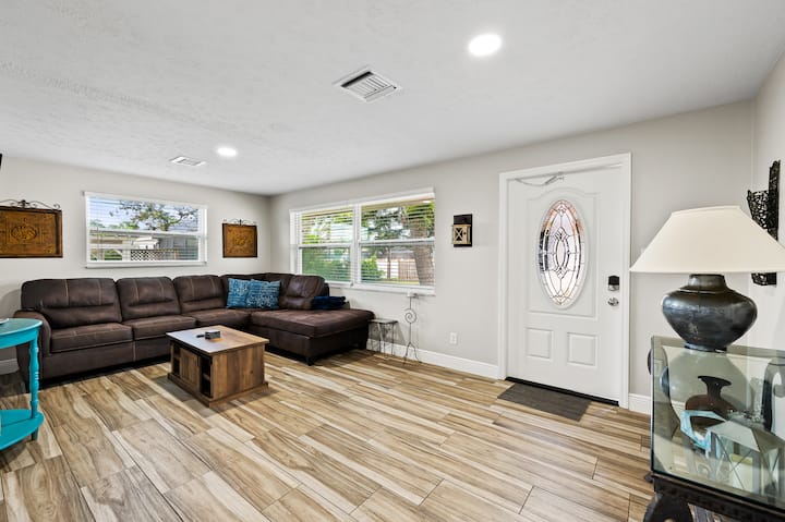 Coastal Paradise Getaway, Naples "670-b" - Naples Park, FL