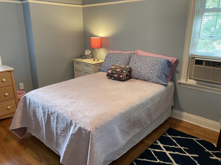 Upstairs bedroom #2. Double bed.