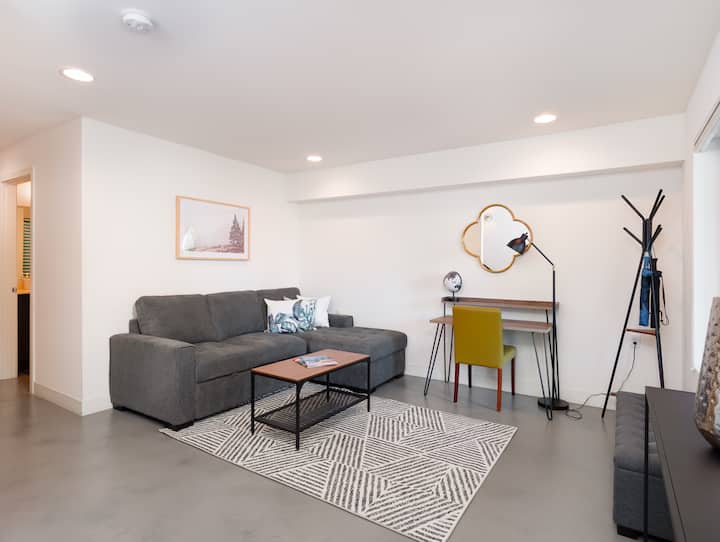 Office and lounge space.  Pull out couch for additional guests