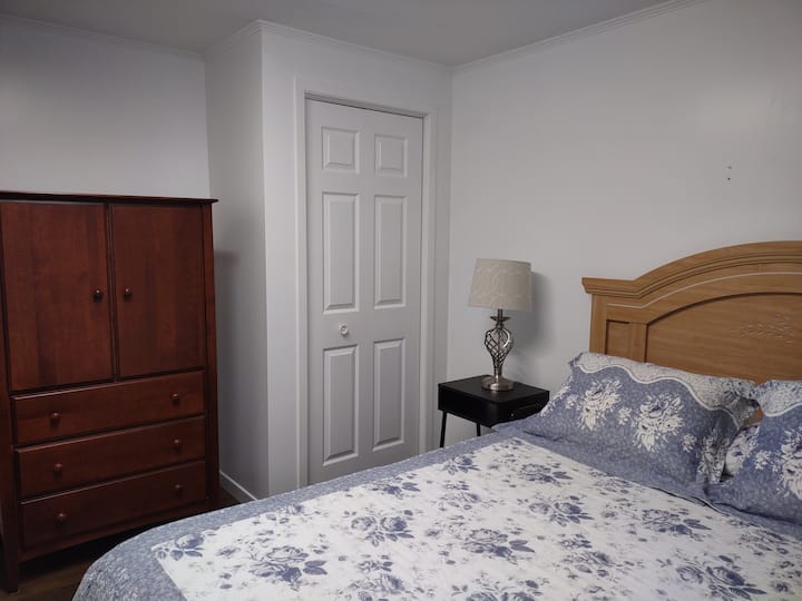 dormitorio n.º3 en la planta baja (queen)