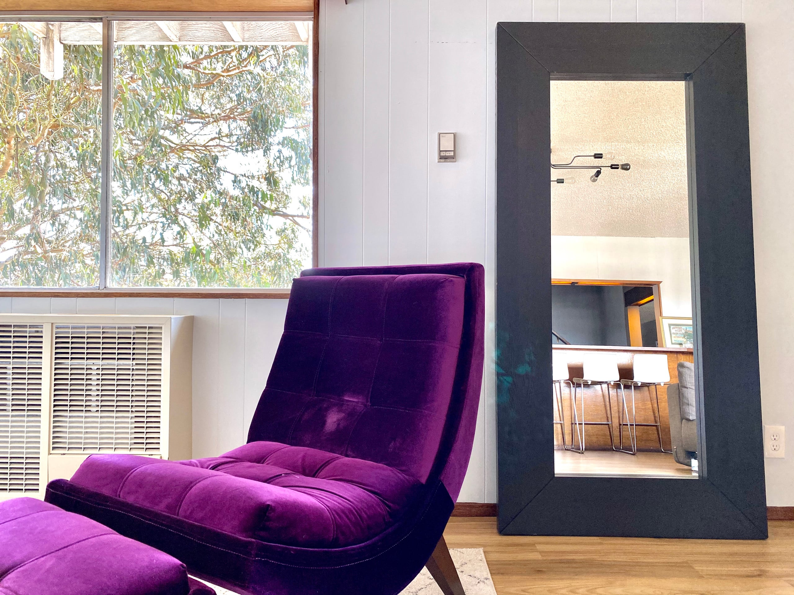 Chic, sun-drenched studio w/views and parking. - Image 8