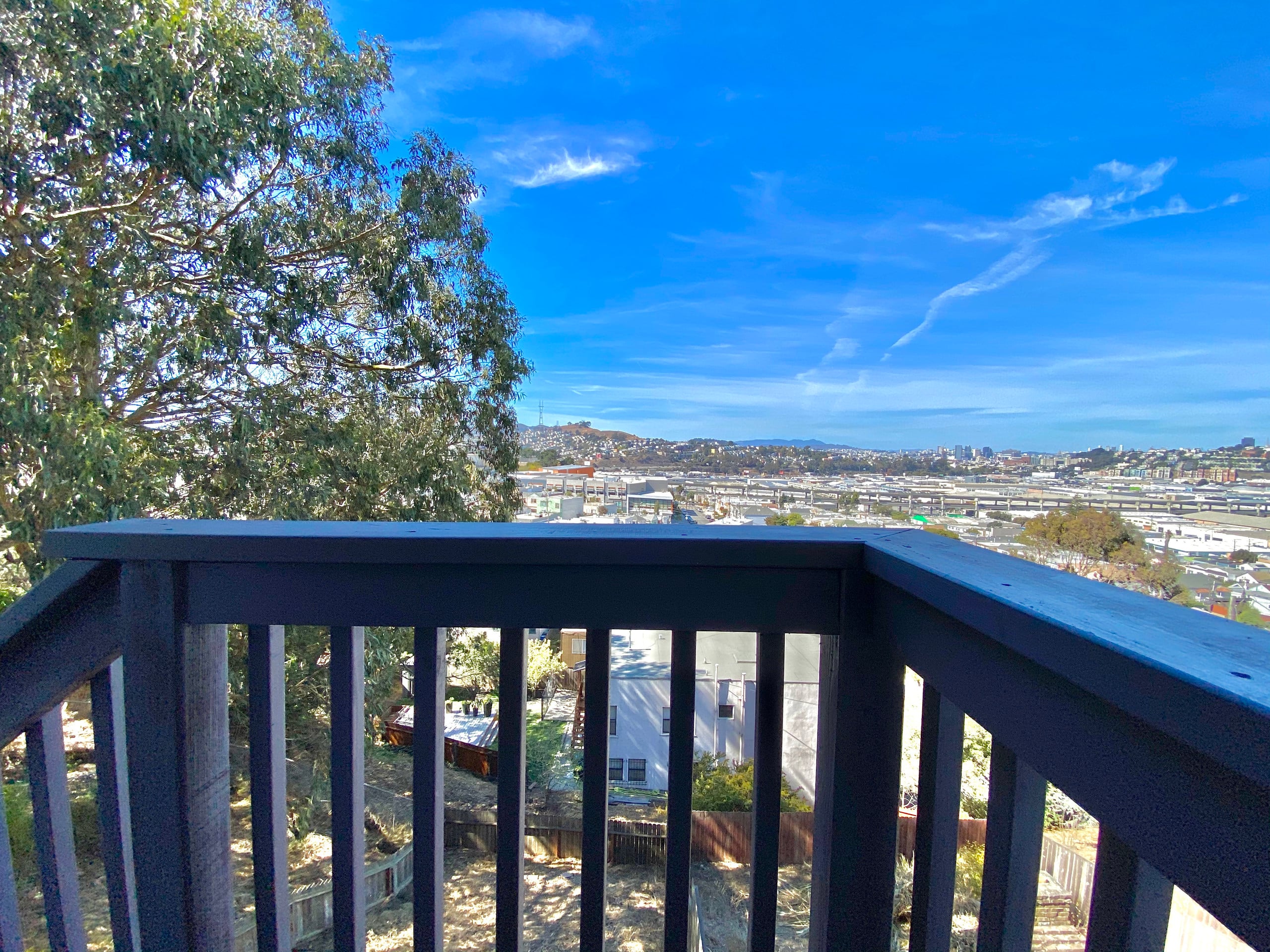 Chic, sun-drenched studio w/views and parking. - Image 13