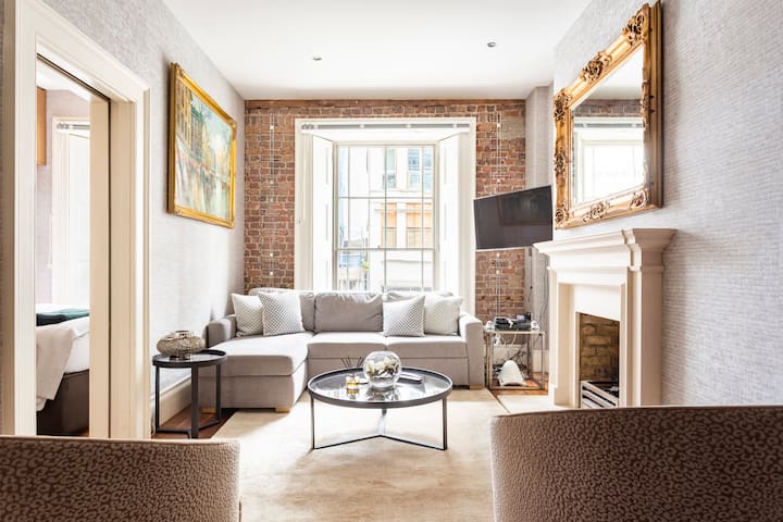 Character-filled Mayfair Residence -Hanover Square