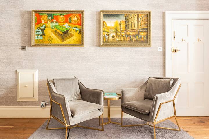 Character-filled Mayfair Residence -Hanover Square gallery image 3