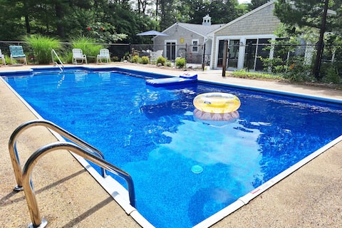 Private Pool, near beaches, 3 BR/3 BA, Central Air