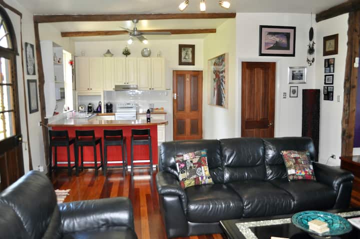 "Moonlight Ridge" Hawkesbury Guesthouse - Blue Mountains