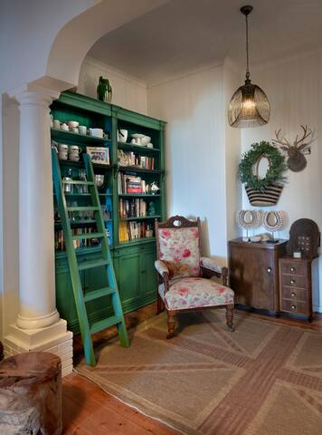 ST JAMES Exquisite Private Space, 180° Seaview gallery image 5