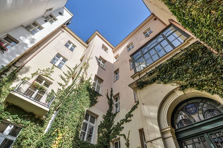 Neo-baroque Apartment with a View gallery image 5