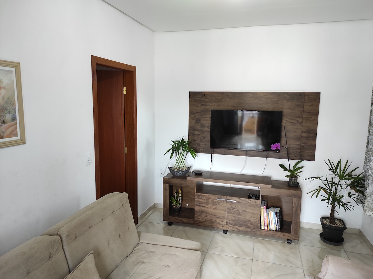 Airbnb em destaque: Linhares House 01 (350 meters from the sea) em Florianópolis