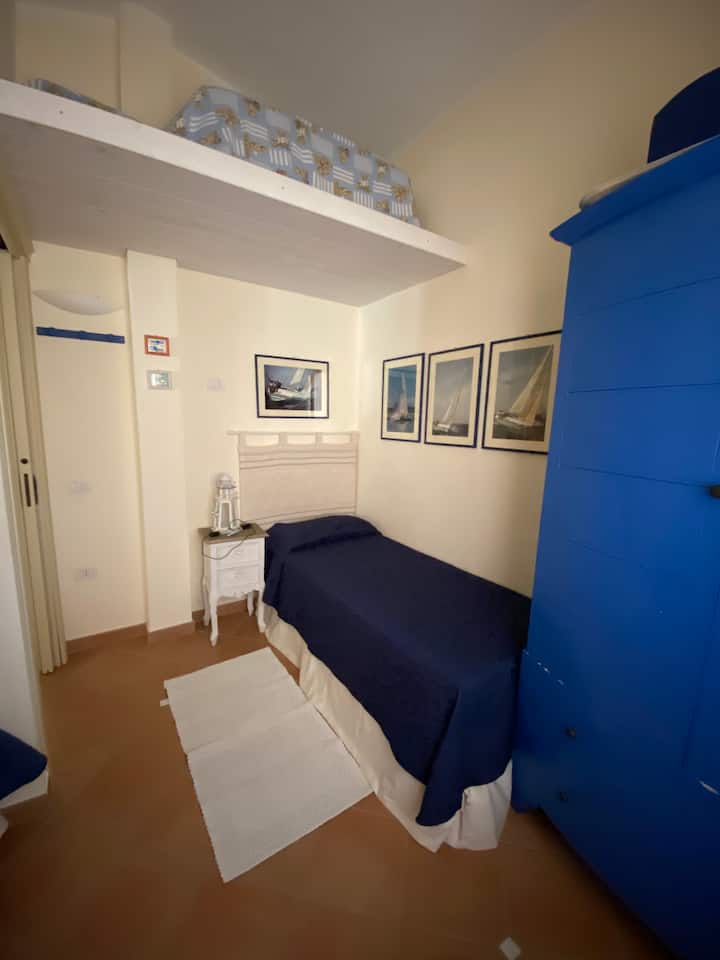 Dhoma e gjumit Nr. 3 Krevat Nr. 1
