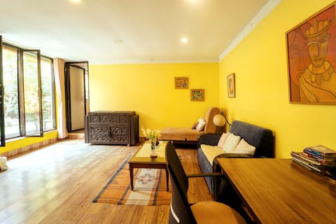 Spacious Apartment with Garden (Centrally located)