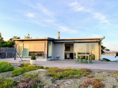 Vacation in the ocean gap