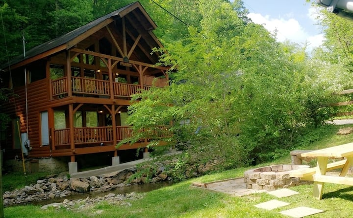 Experience The Best Of The Smoky Mountains At Our Creekside Log Cabin -