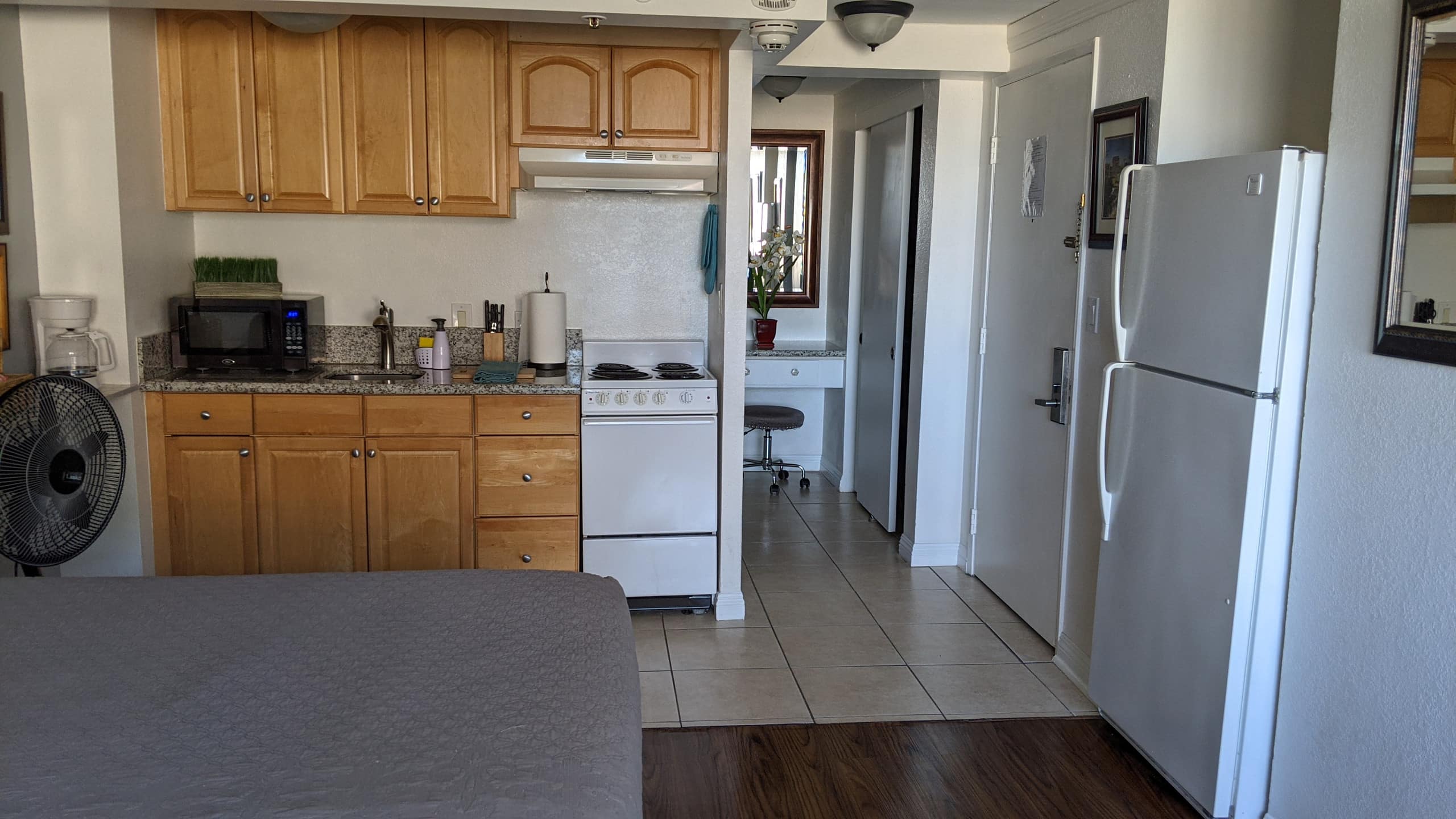 Condo in Honolulu · ★4.76 · 2 bedrooms · 3 beds · 2 private baths - Image 2