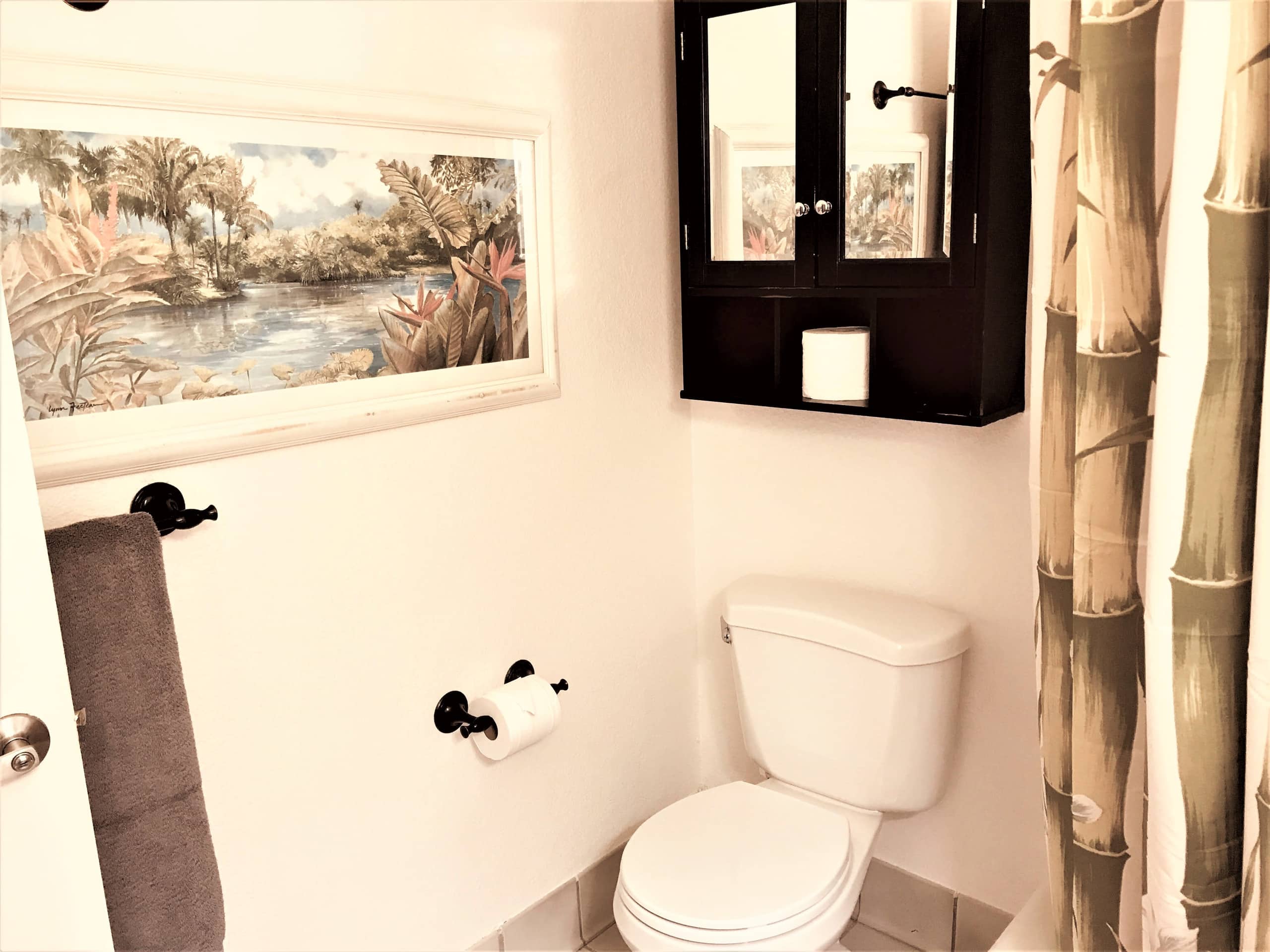 Condo in Honolulu · ★4.76 · 2 bedrooms · 3 beds · 2 private baths - Image 6