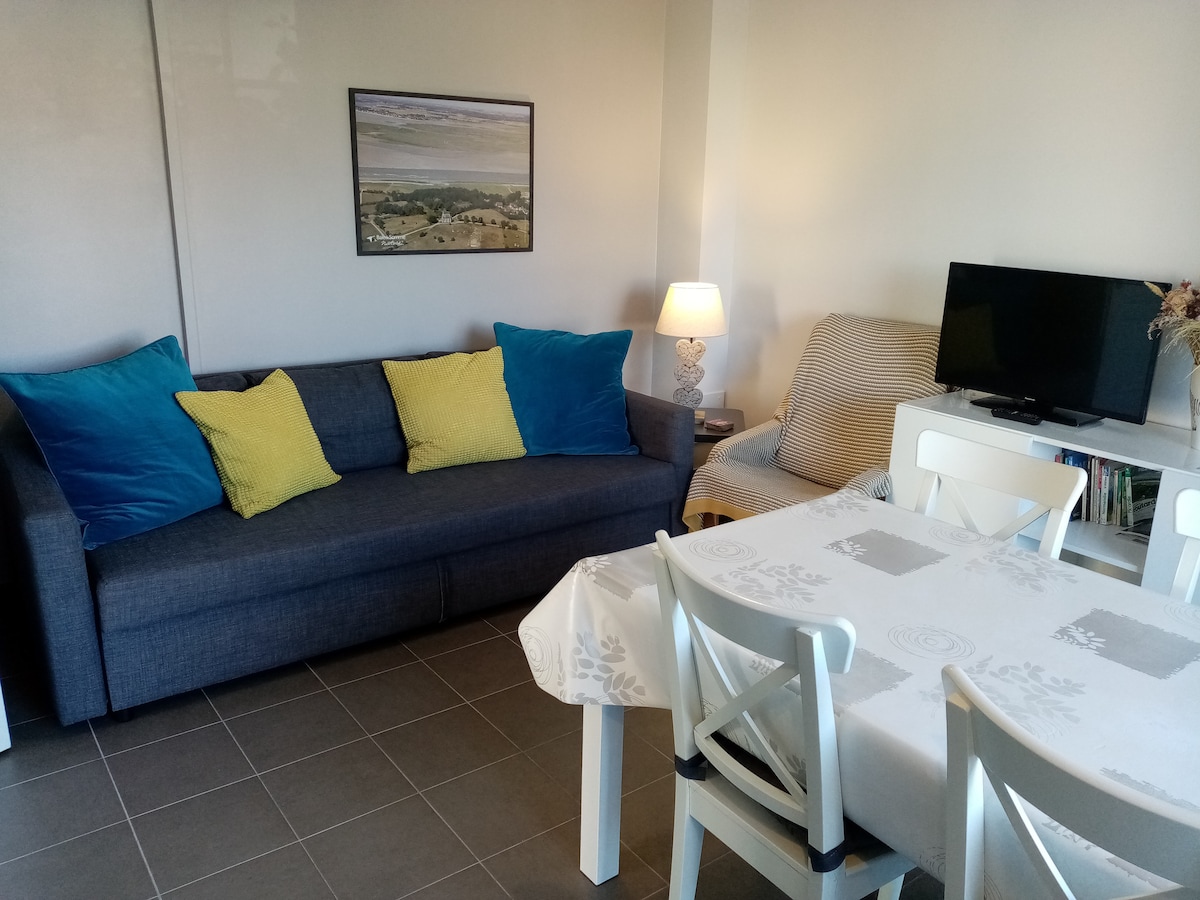 Top performing Airbnb: Les Framboisines – garden and private parking in Saint Valery Sur Somme