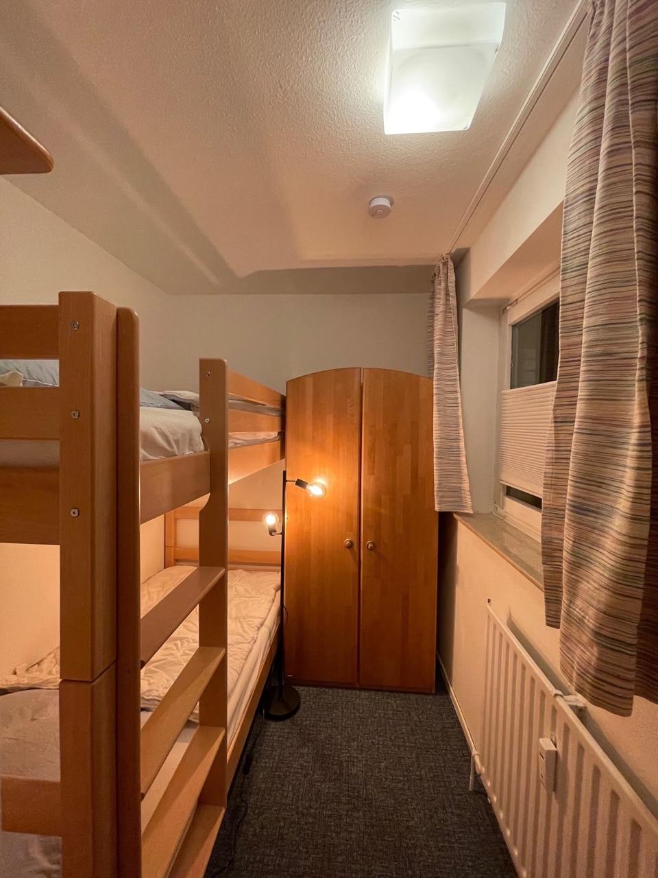 ห้องนอน 2 (Bedroom 2)