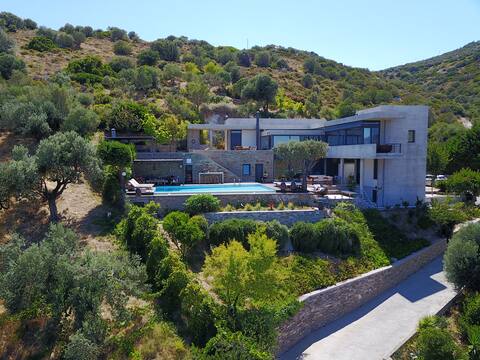 A marvellus prized villa in evia island